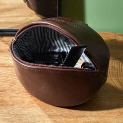 TROUSSE DE TOILETTE BALLON RUGBY -Ameublement De Maison 39 2F 040 trousse de toilette ballon rugby 1