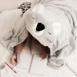 PLAID A CAPUCHE KOALA 11 PLAID A CAPUCHE KOALA -Ameublement De Maison 40 2s 001 images 40 2s 001 8