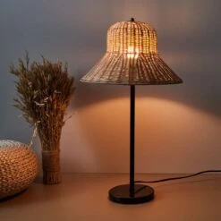 LAMPE CHAPEAU ROTIN