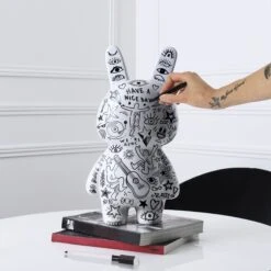 SCULPTURE CRAZY BUNNY PERSONNALISABLE